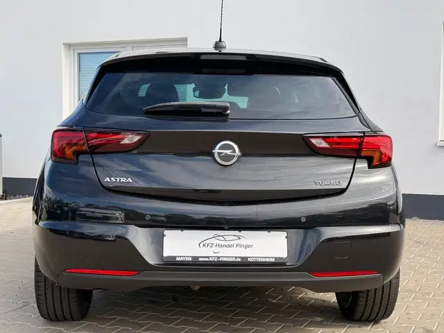 Opel Astra view 7