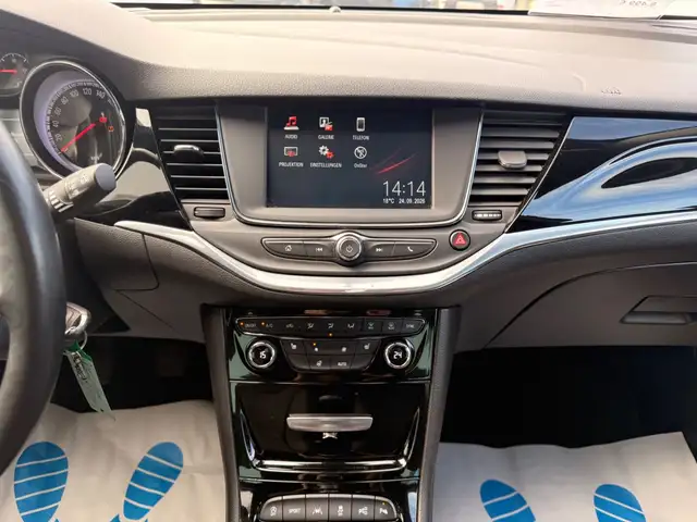 Opel Astra view 13