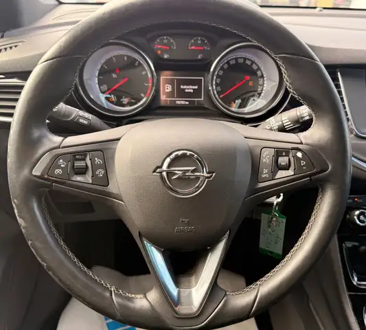Opel Astra view 12