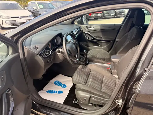 Opel Astra view 9
