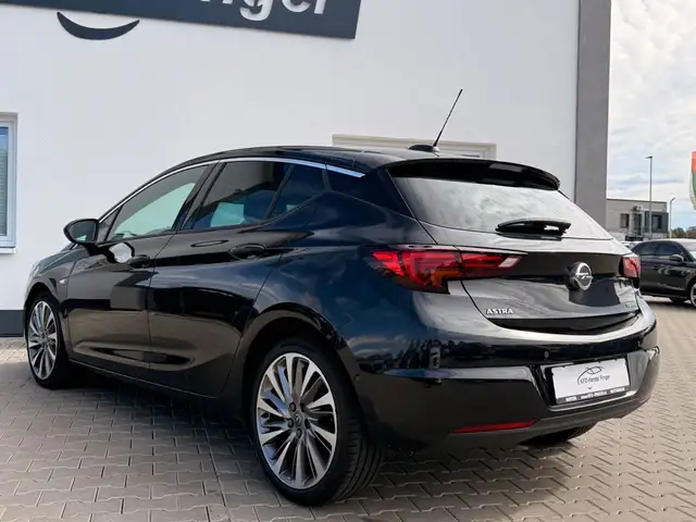Opel Astra view 5