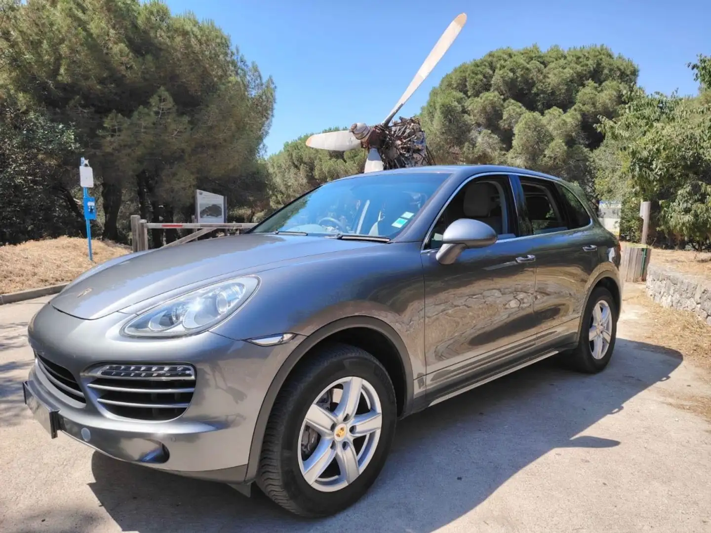 Porsche Cayenne 3.0L DIESEL Grau - 1