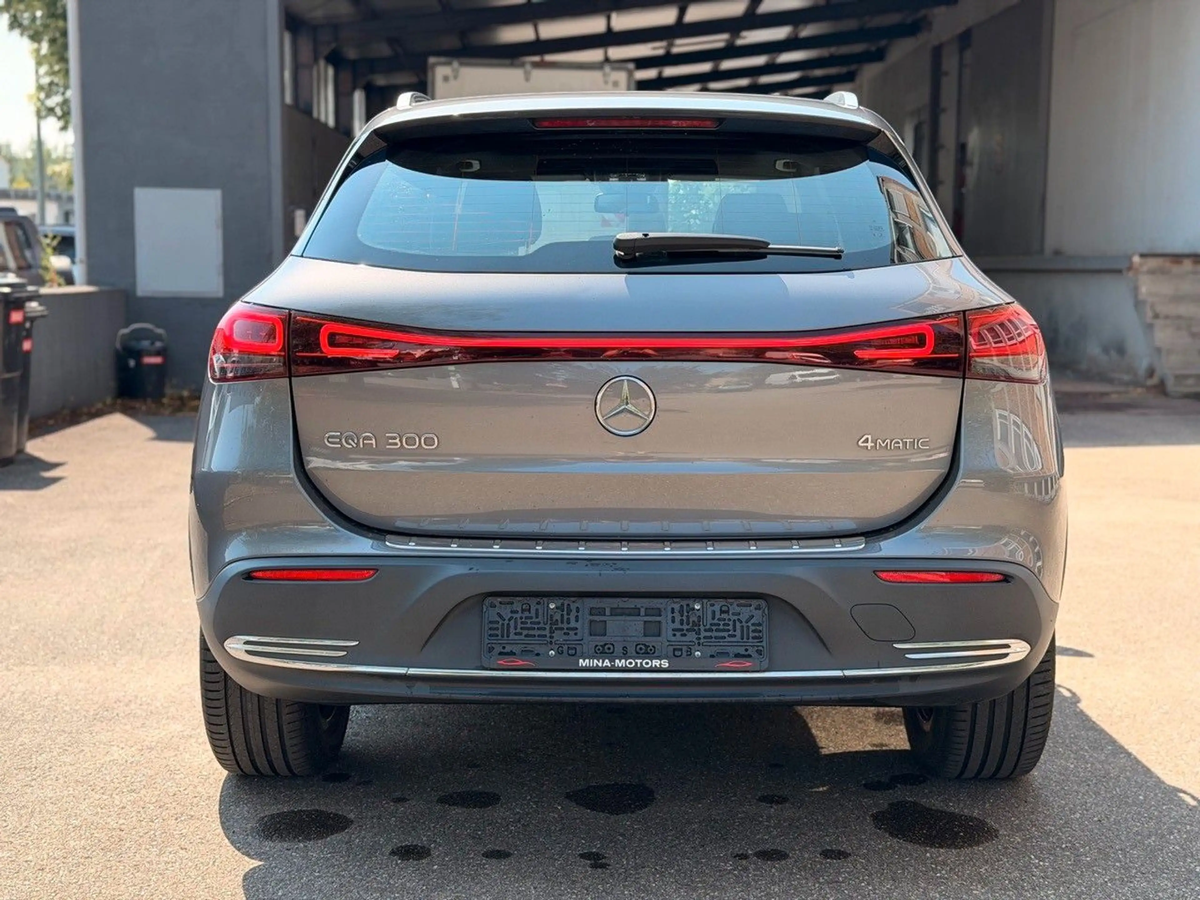 Mercedes-Benz EQA 300 4Matic LED SOH Pano — photo 6