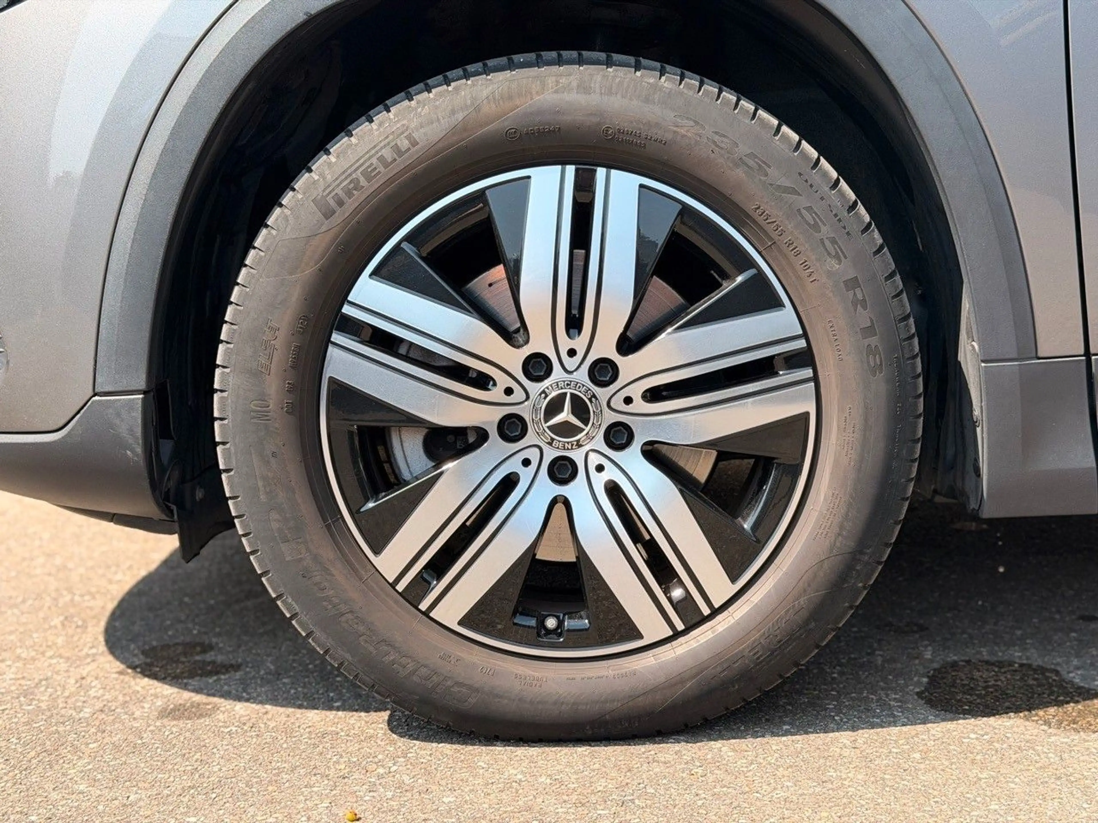 Mercedes-Benz EQA 300 4Matic LED SOH Pano — photo 8