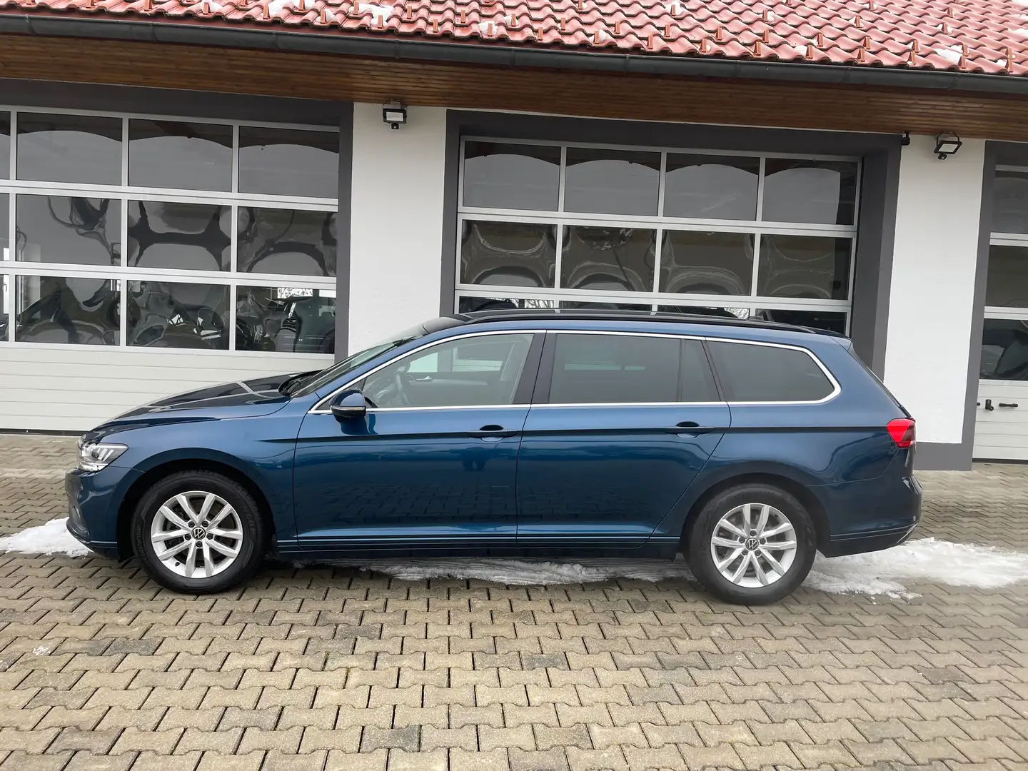 Volkswagen Passat Variant Business 2,0 TDI DSG *AHV*RFK*APP*LED*ACC* Blau - 2