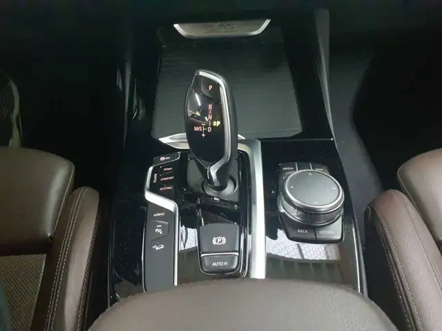 BMW X3 view 10