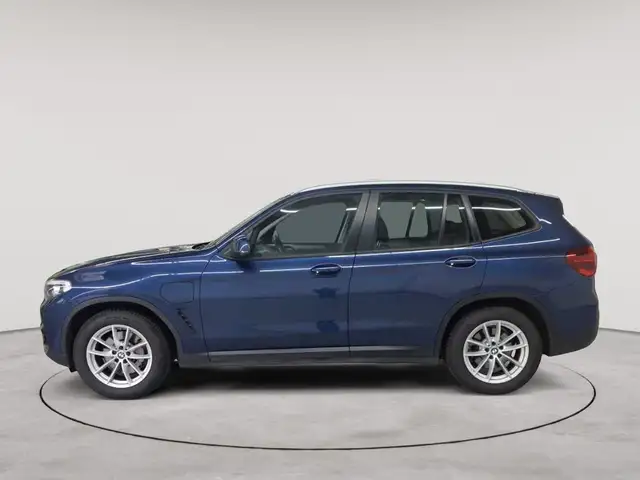 BMW X3 view 6