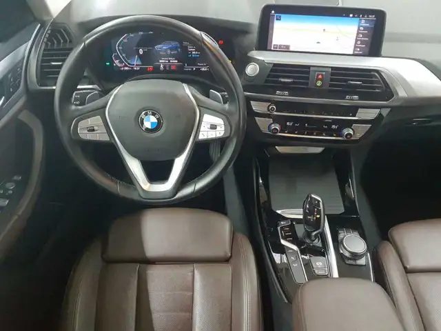 BMW X3 view 9