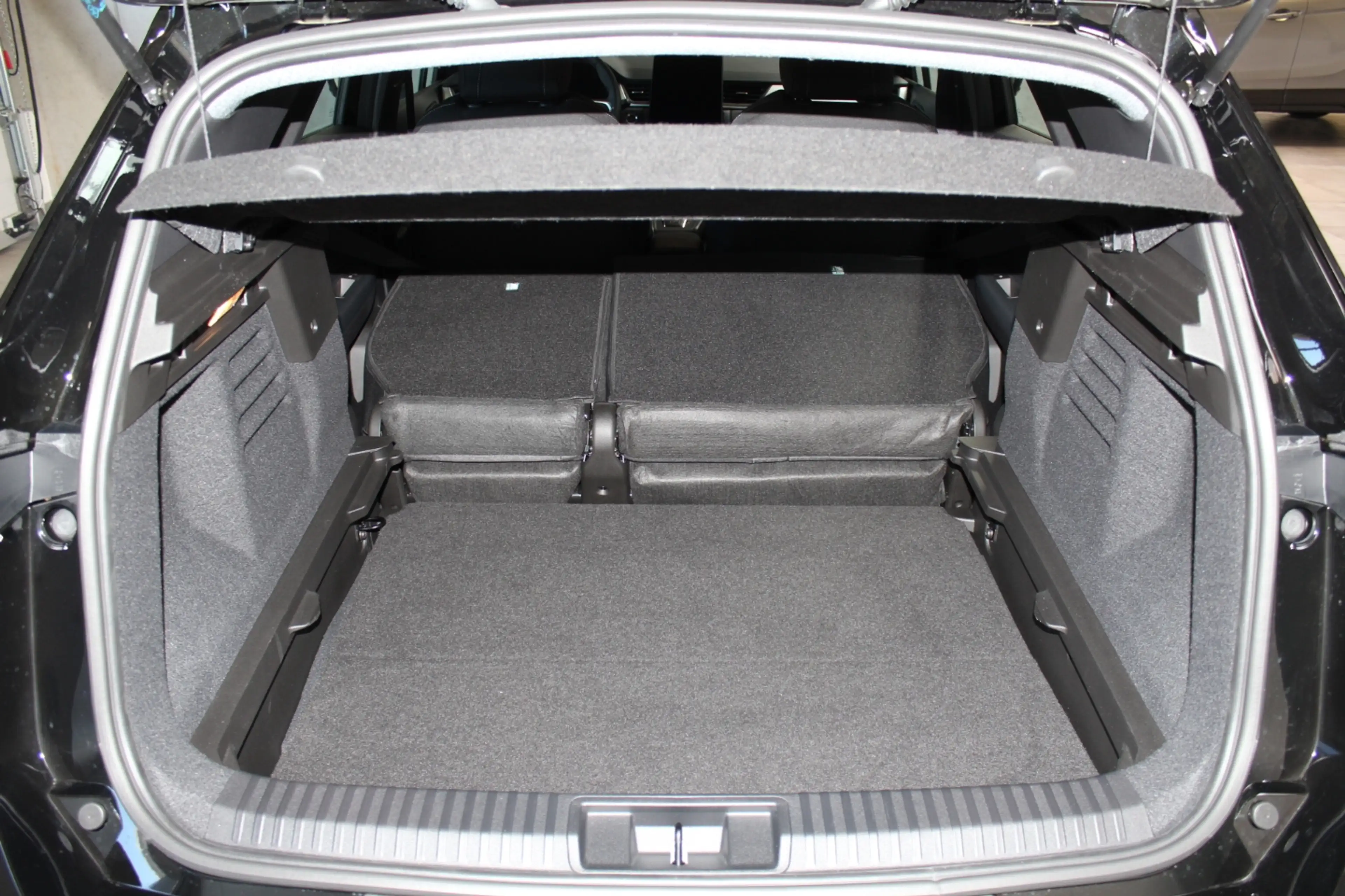 Mitsubishi Grandis Diamant PLUS 1.8 Hybrid Automatik — photo 12