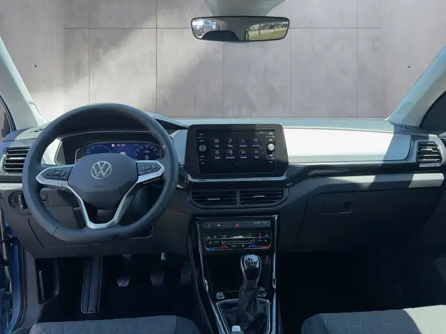 Volkswagen T-Cross view 11