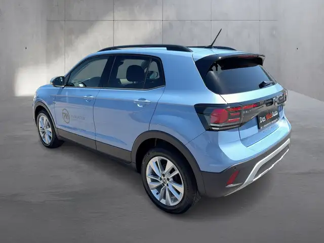Volkswagen T-Cross view 3
