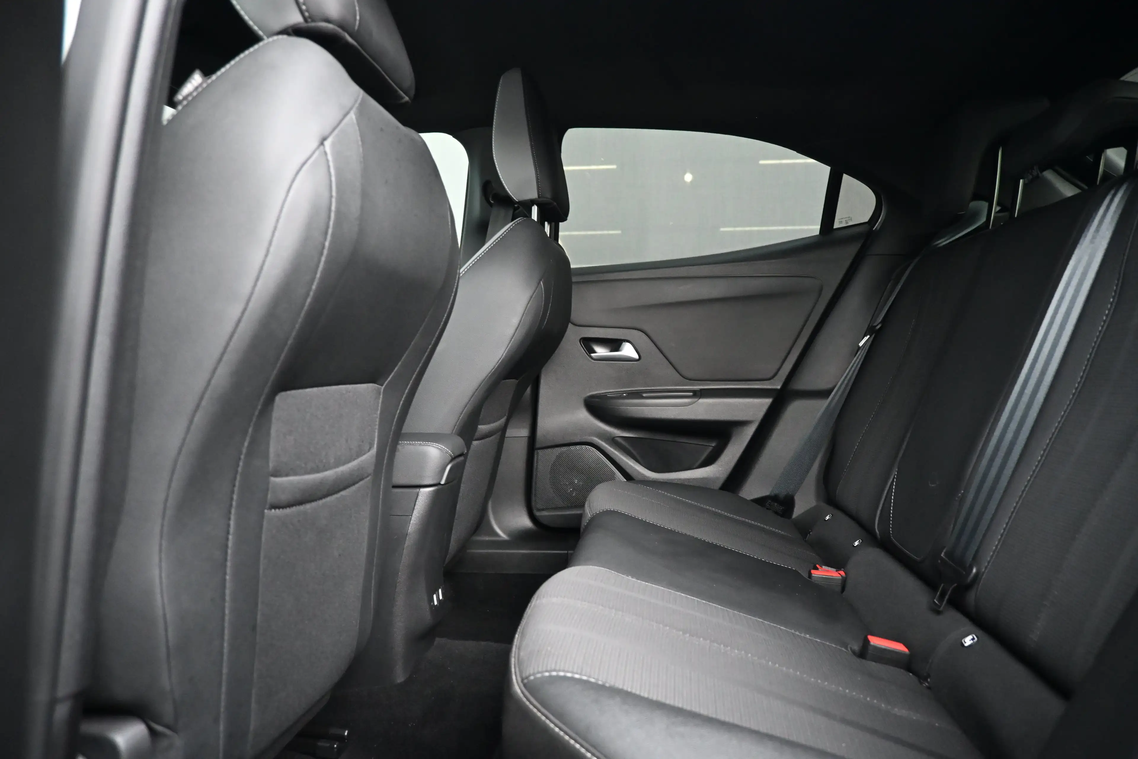 Opel Mokka-E Electric GS 54 kWh 3 Fase | Adaptive Cruise | Acht — photo 9