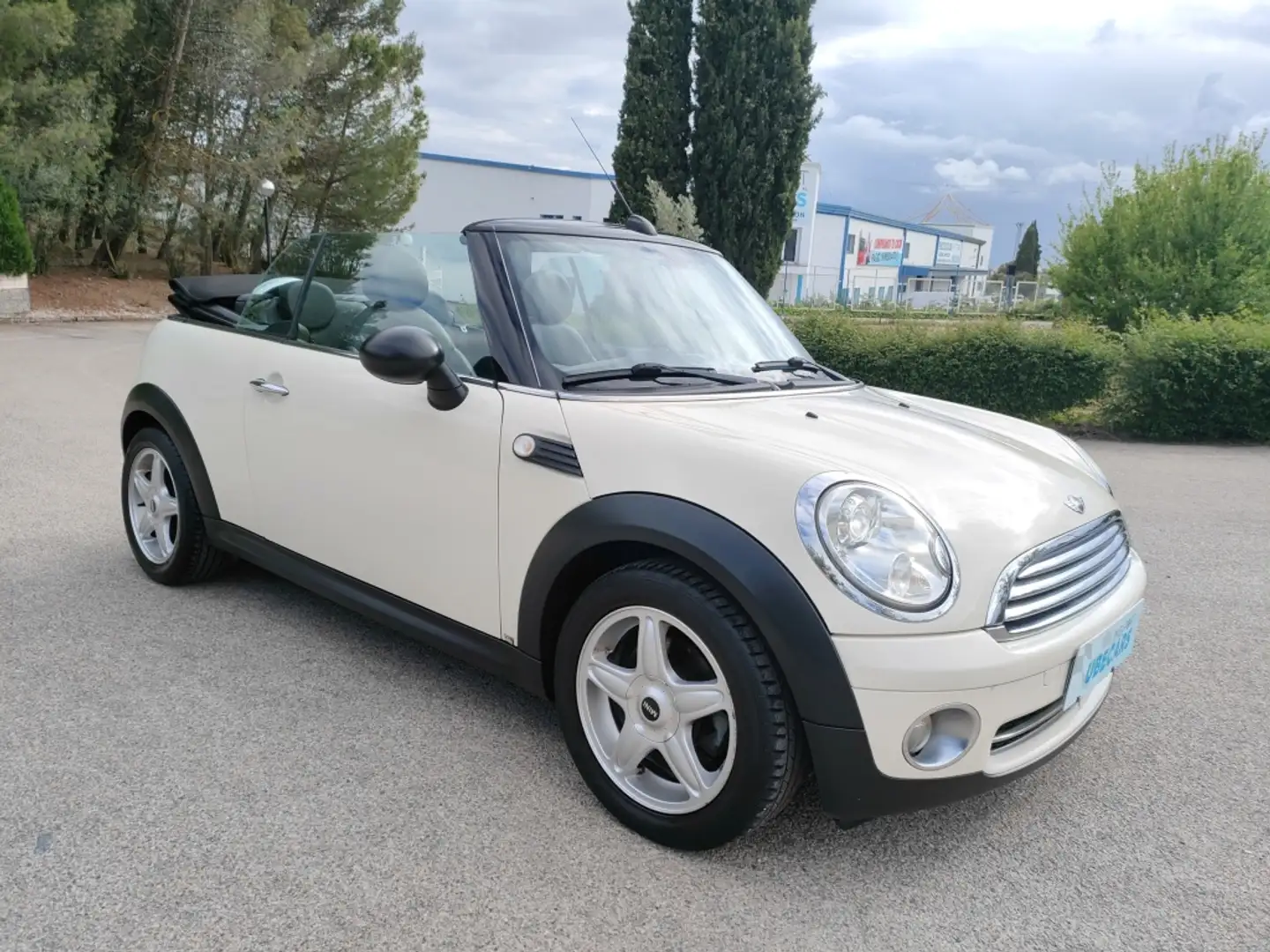 MINI One Cabrio Beige - 2