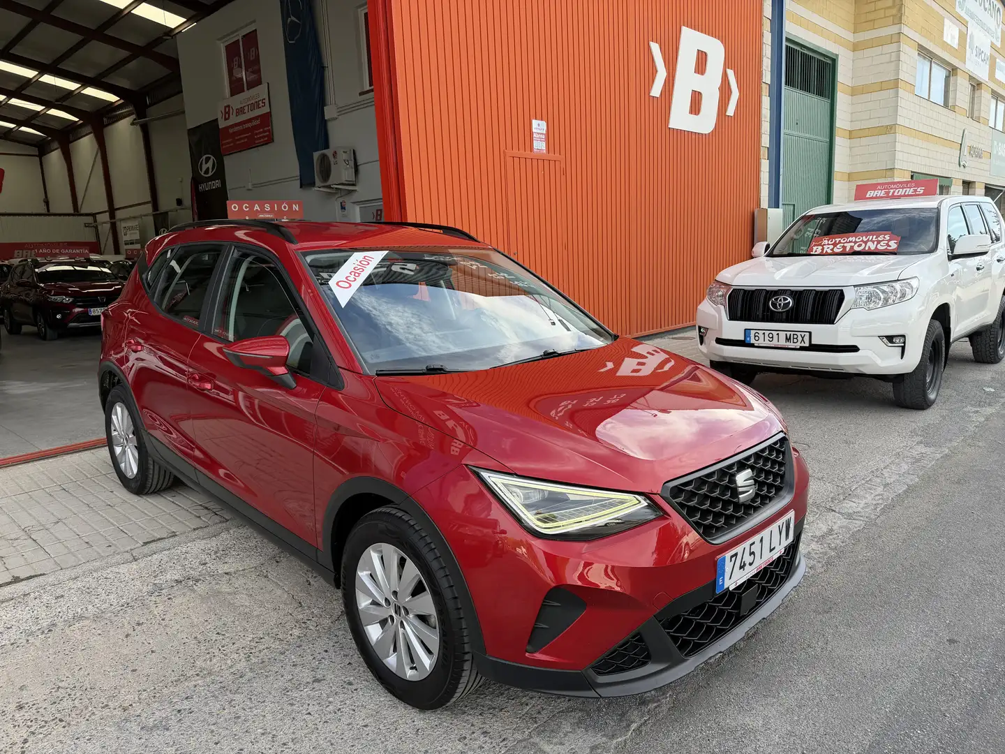 SEAT Arona 1.0 TSI S&S Style 110 Burdeos - 1