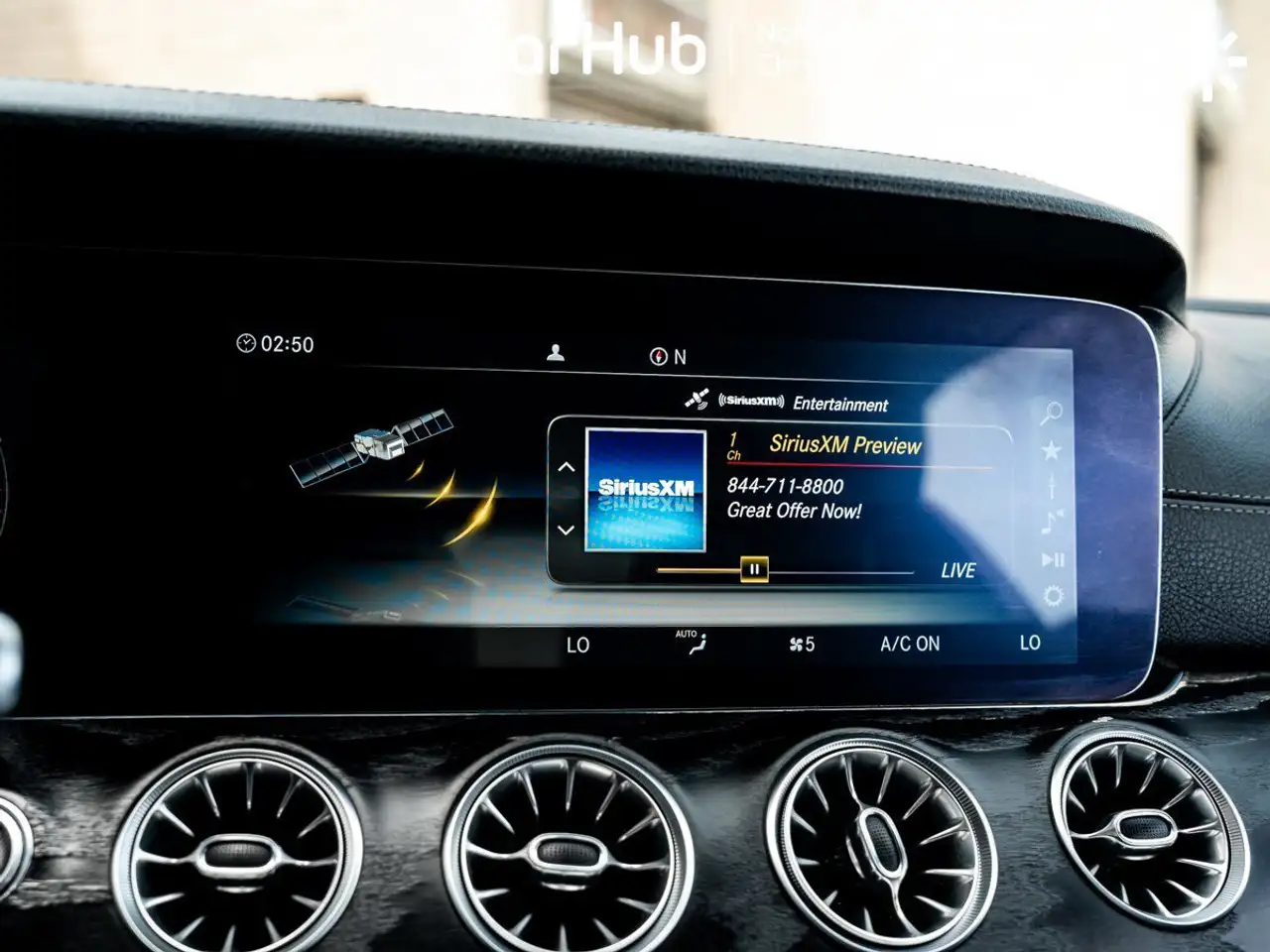 Mercedes-Benz E-Class снимка Mercedes-Benz E-Class
