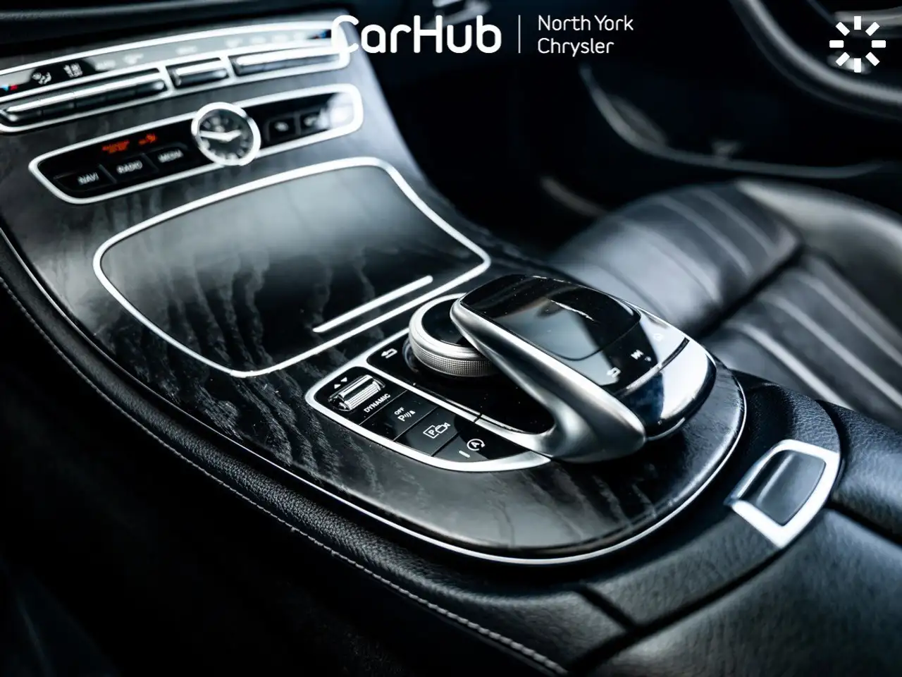 Mercedes-Benz E-Class снимка Mercedes-Benz E-Class