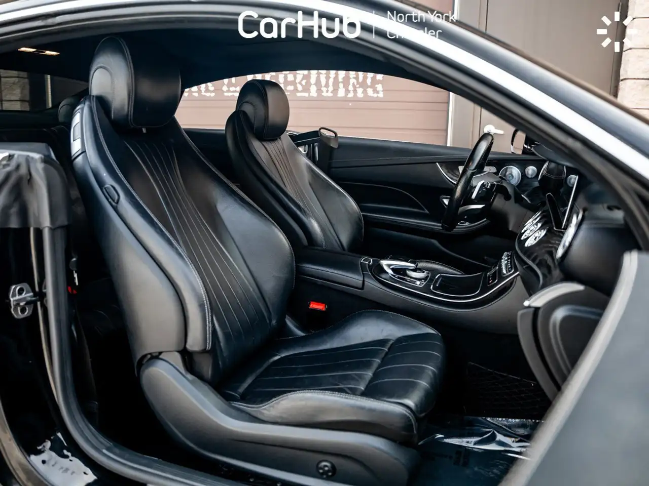 Mercedes-Benz E-Class снимка Mercedes-Benz E-Class