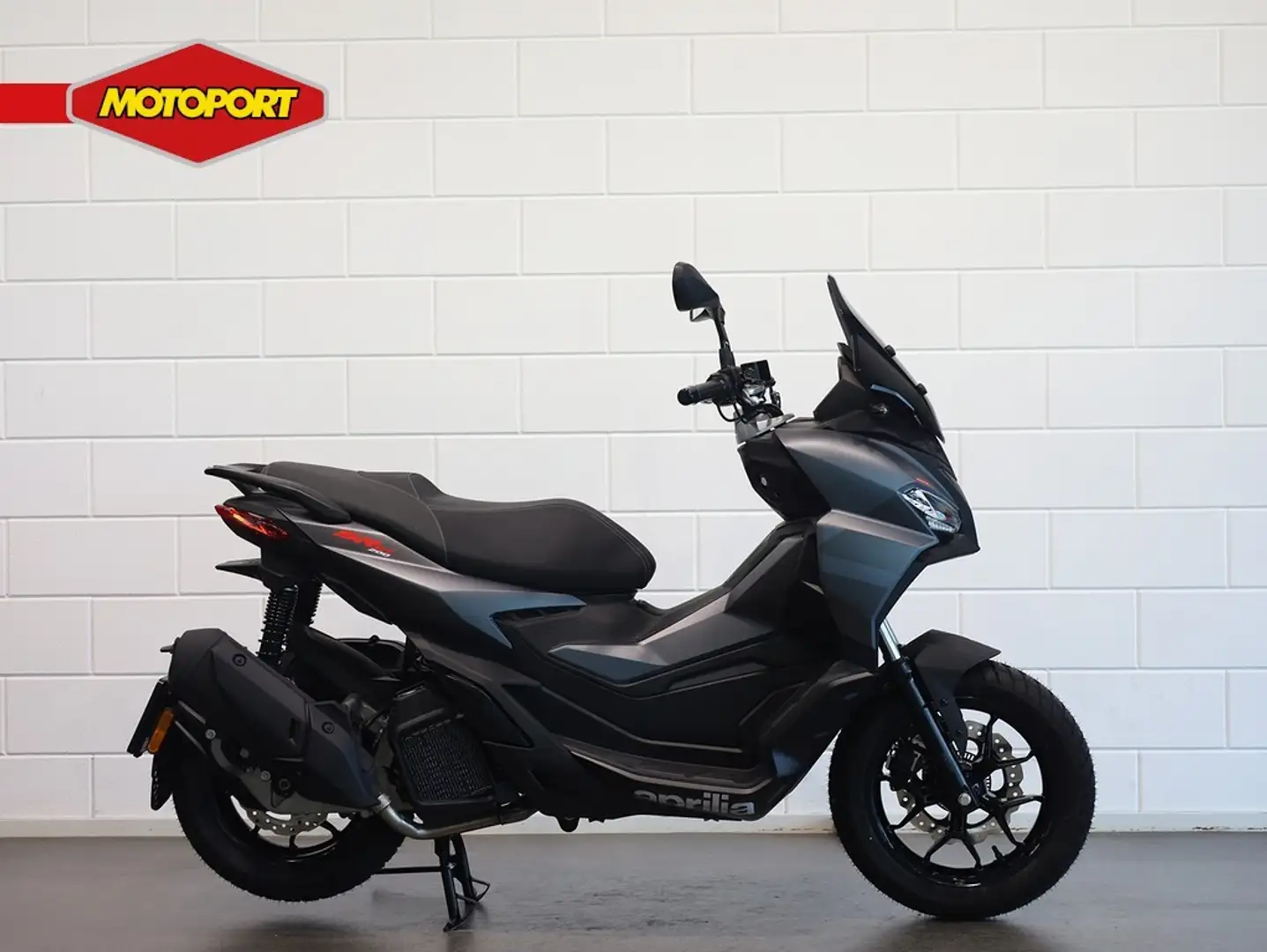 Aprilia SR GT 200 Grijs - 1