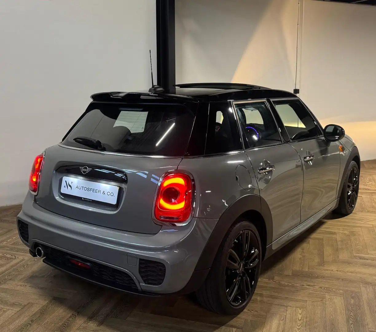MINI John Cooper Works Mini 1.5 JCW PANO KEYLESS Šedá - 2