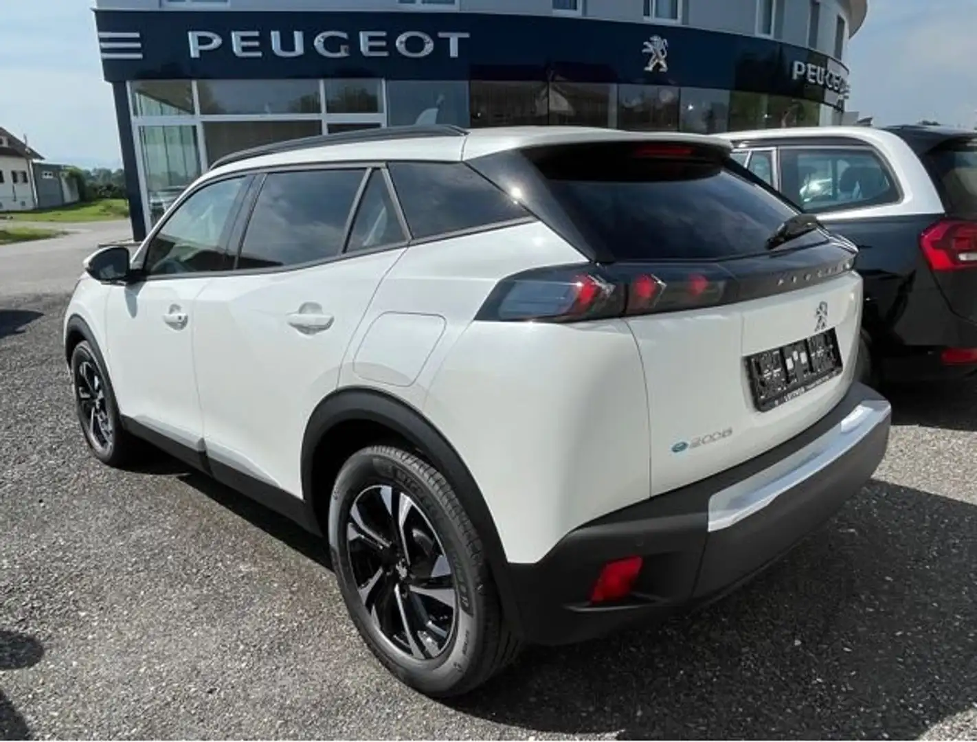 Peugeot 2008 Elektro Allure Pack 50 kWh Blanc - 2