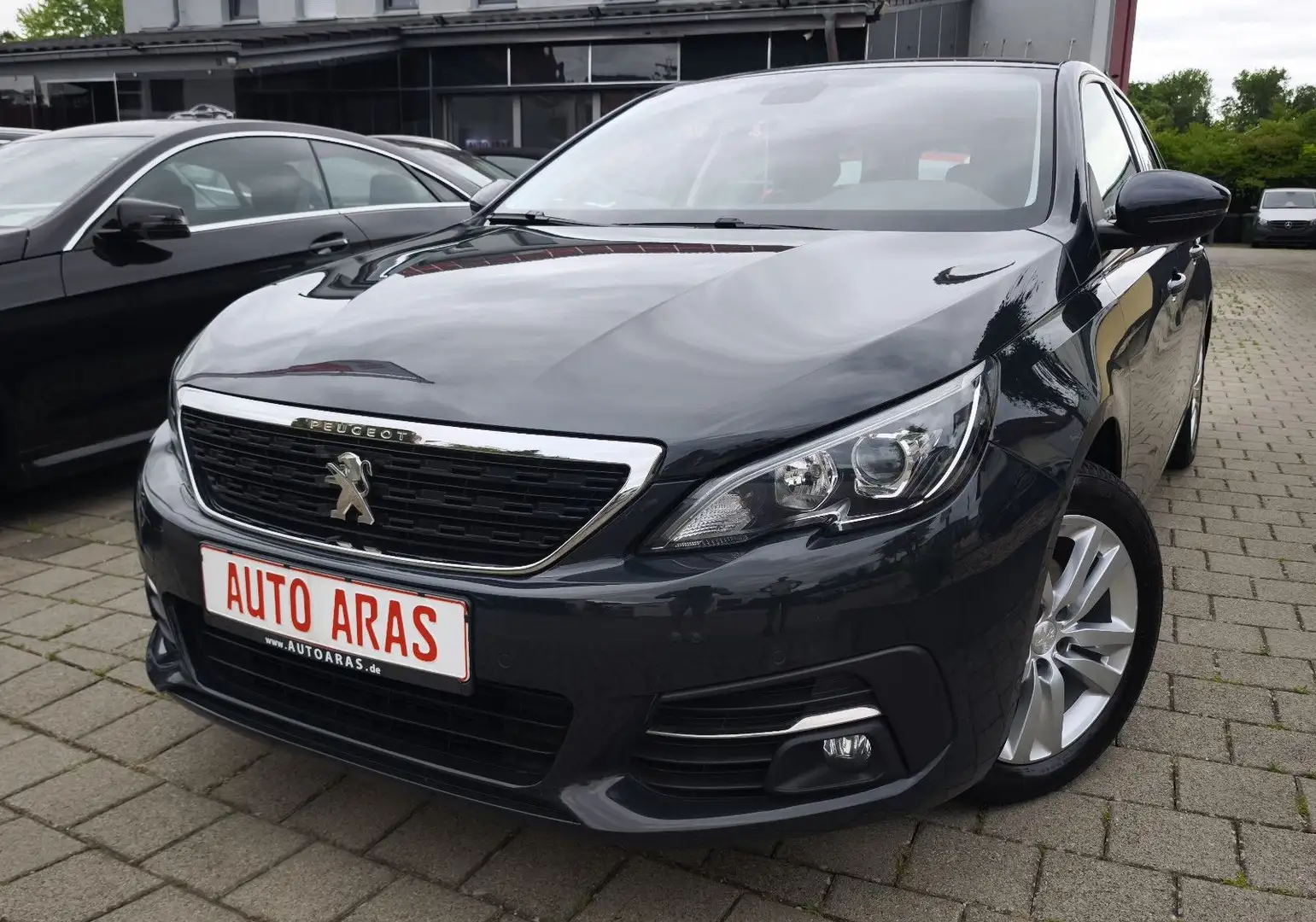 Peugeot 308 1.5 BlueHDi  SW Automatik/Ahk./WenigKm/Ahk. Grau - 1
