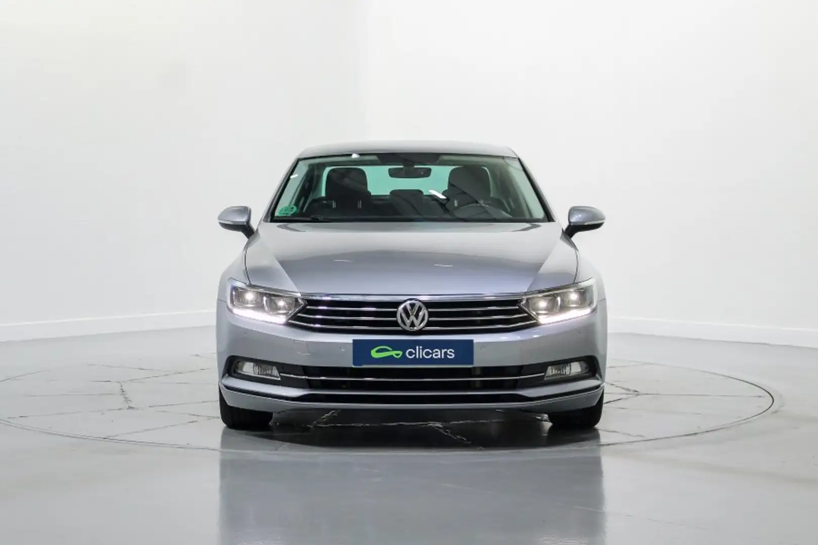 Volkswagen Passat 2.0TDI Advance 110kW Plateado - 2