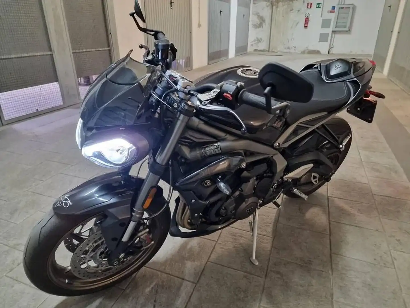 Triumph Street Triple RS Noir - 1