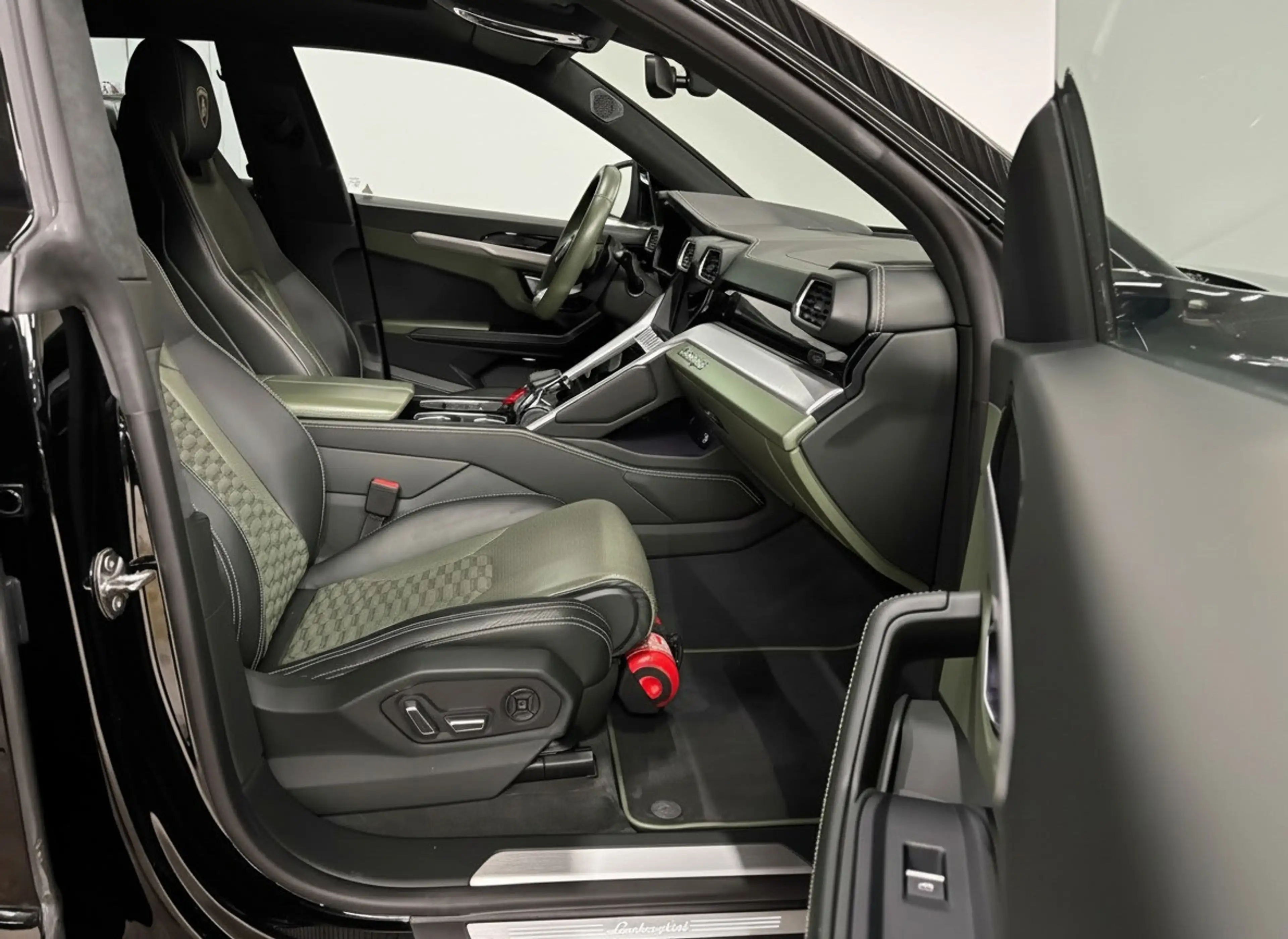 Lamborghini Urus 4.0 V8 - Keramisch - Pano - B&O - Massage — photo 10
