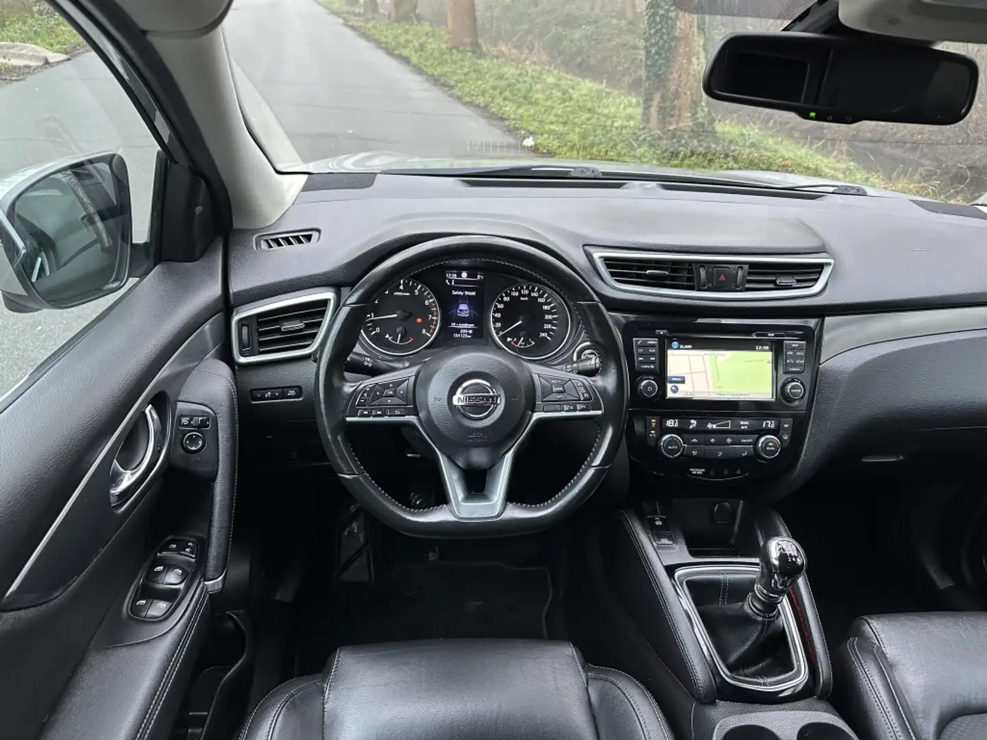 Nissan Qashqai 1.2 Business Edition | airco | pano | leder | came Grijs - 2