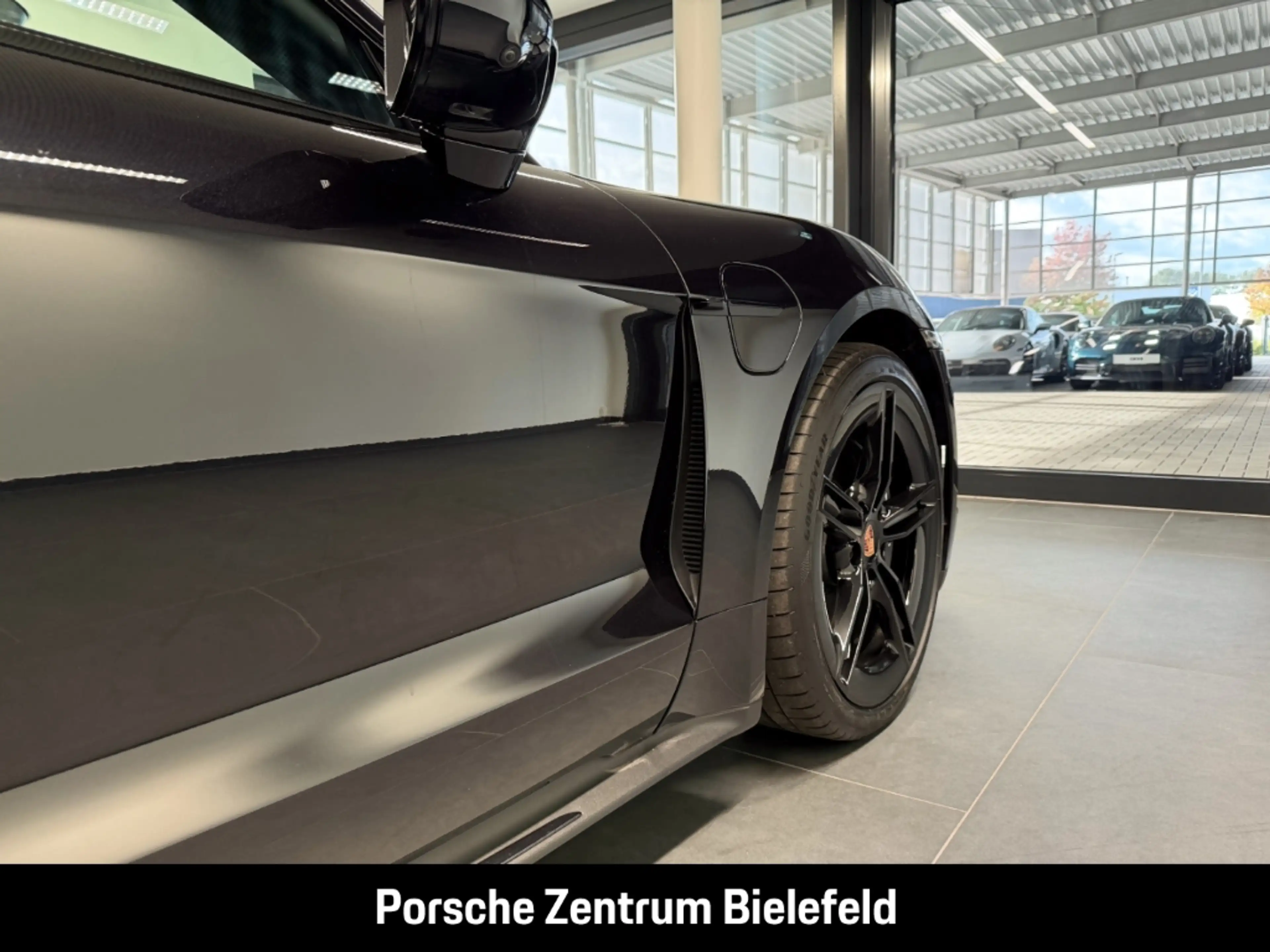Porsche Taycan Black Edition — photo 17