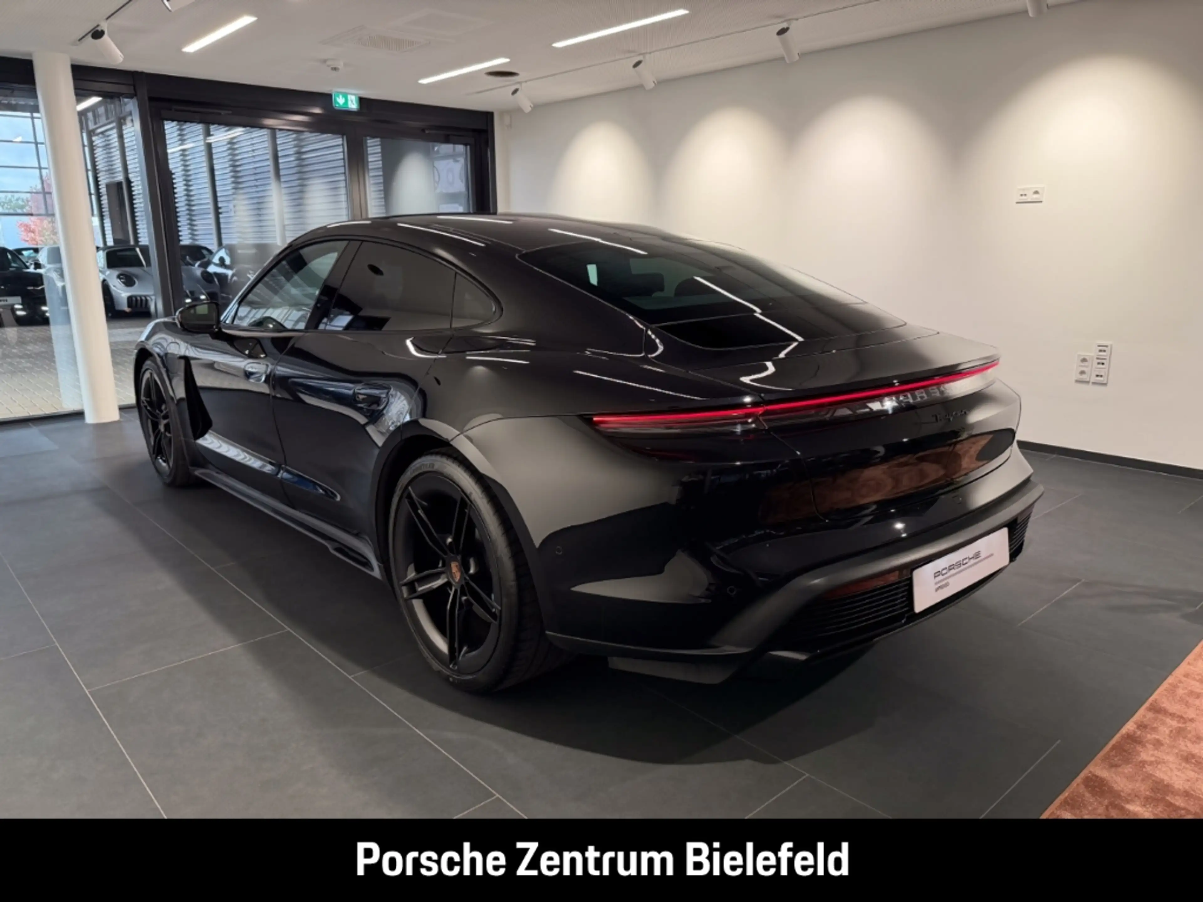 Porsche Taycan Black Edition — photo 3