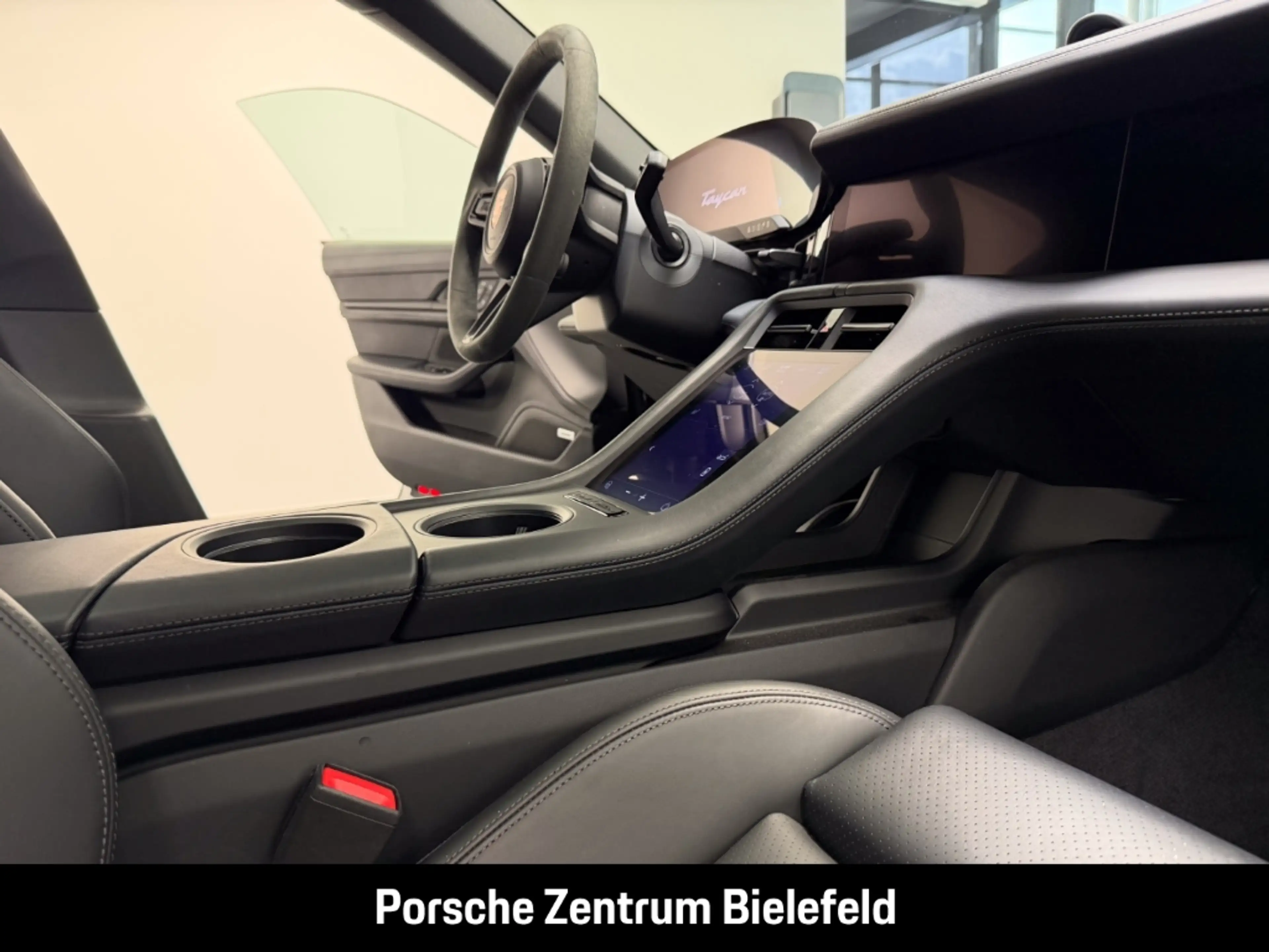 Porsche Taycan Black Edition — photo 30