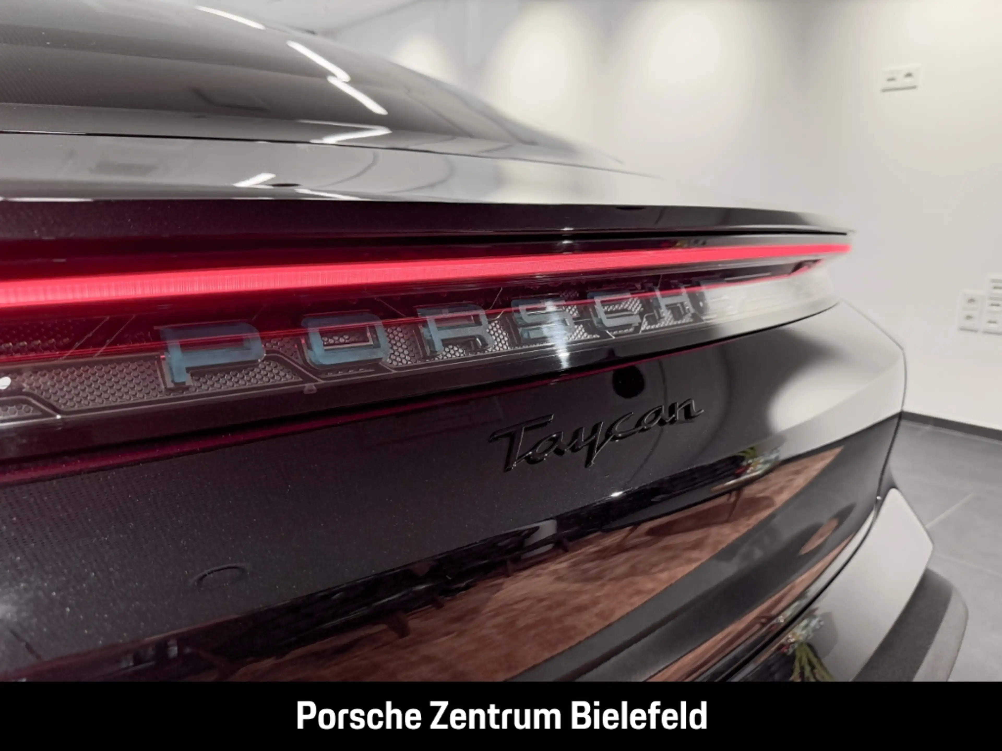Porsche Taycan Black Edition — photo 16