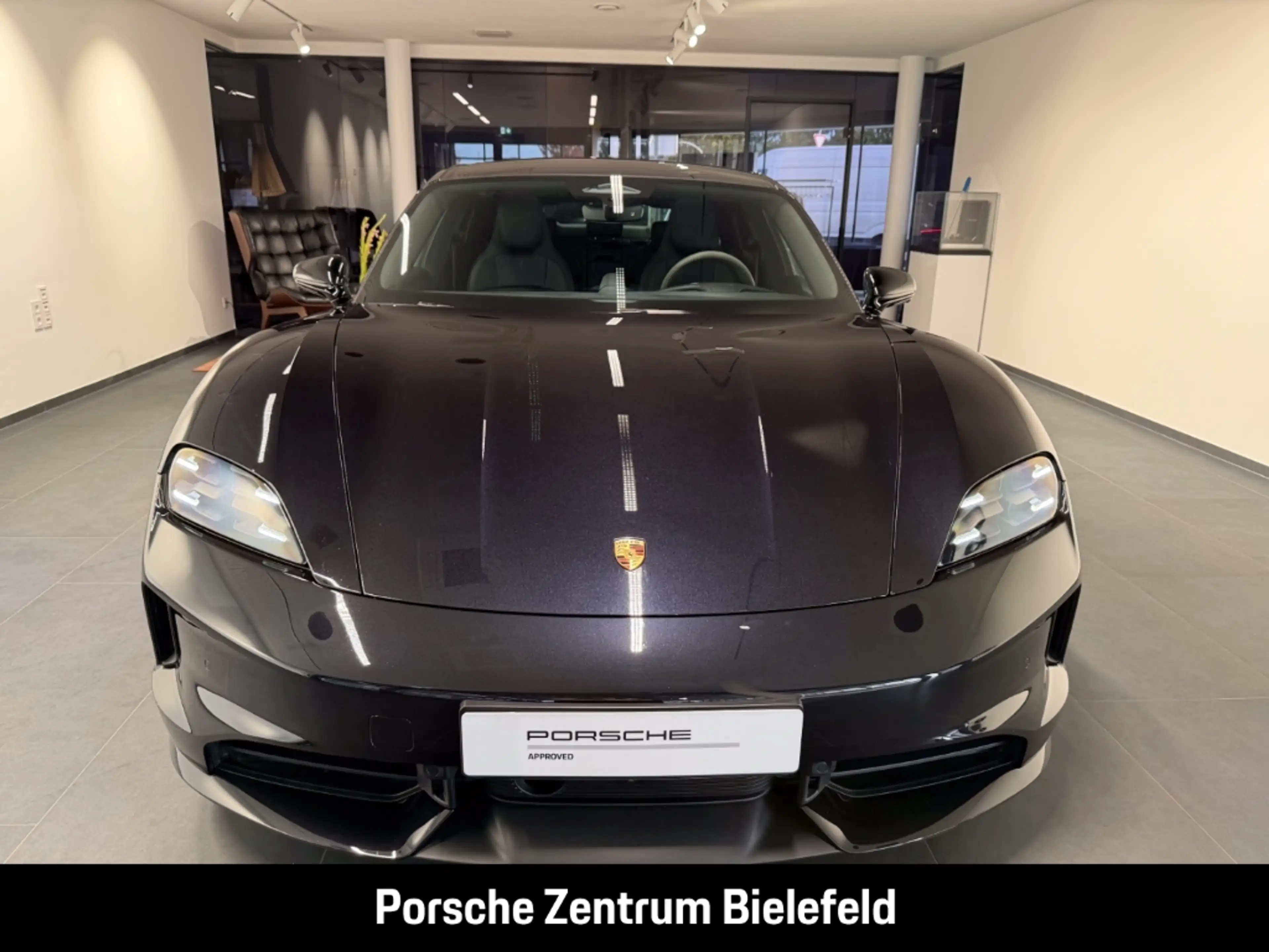 Porsche Taycan Black Edition — photo 8
