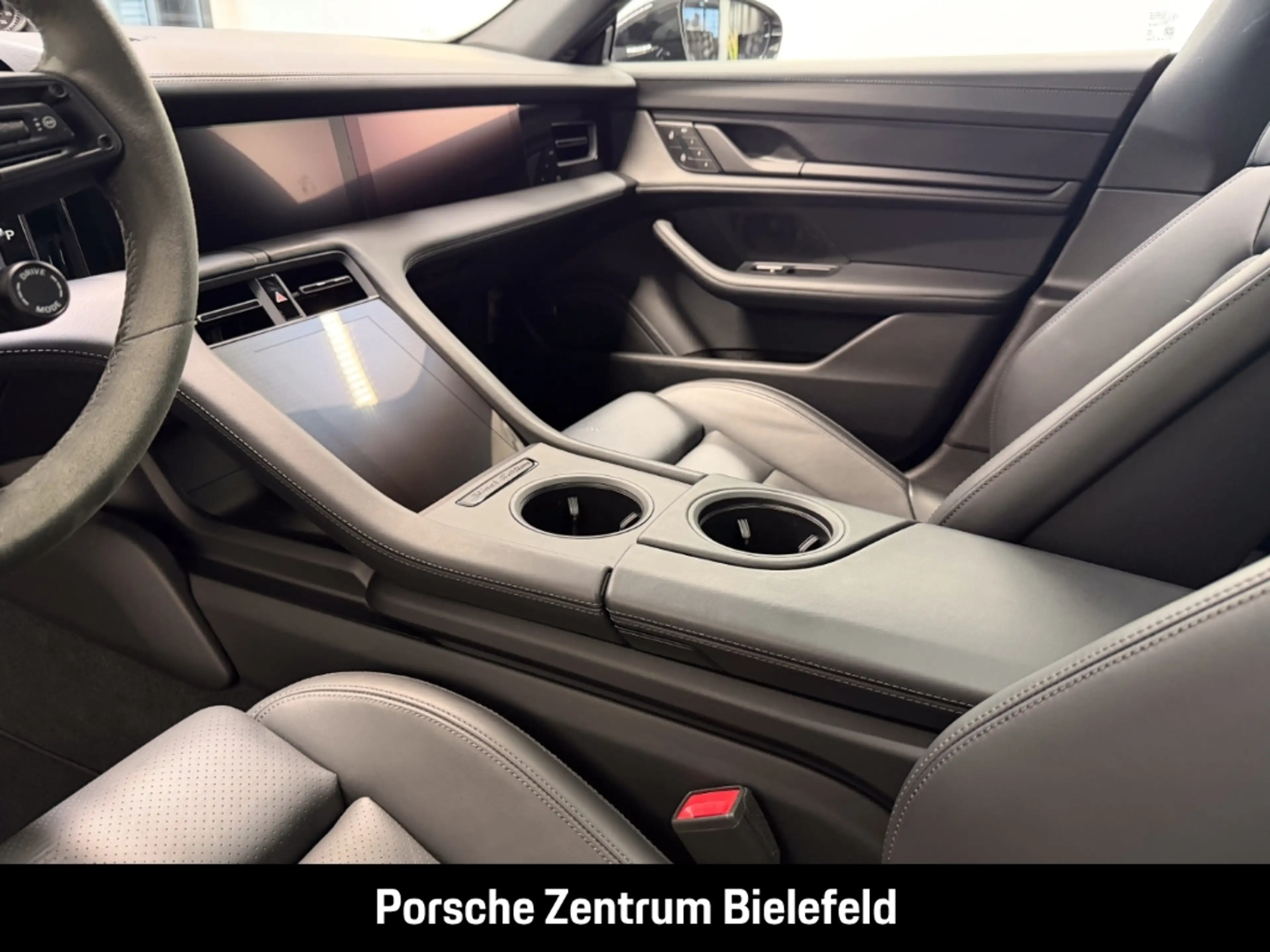 Porsche Taycan Black Edition — photo 22