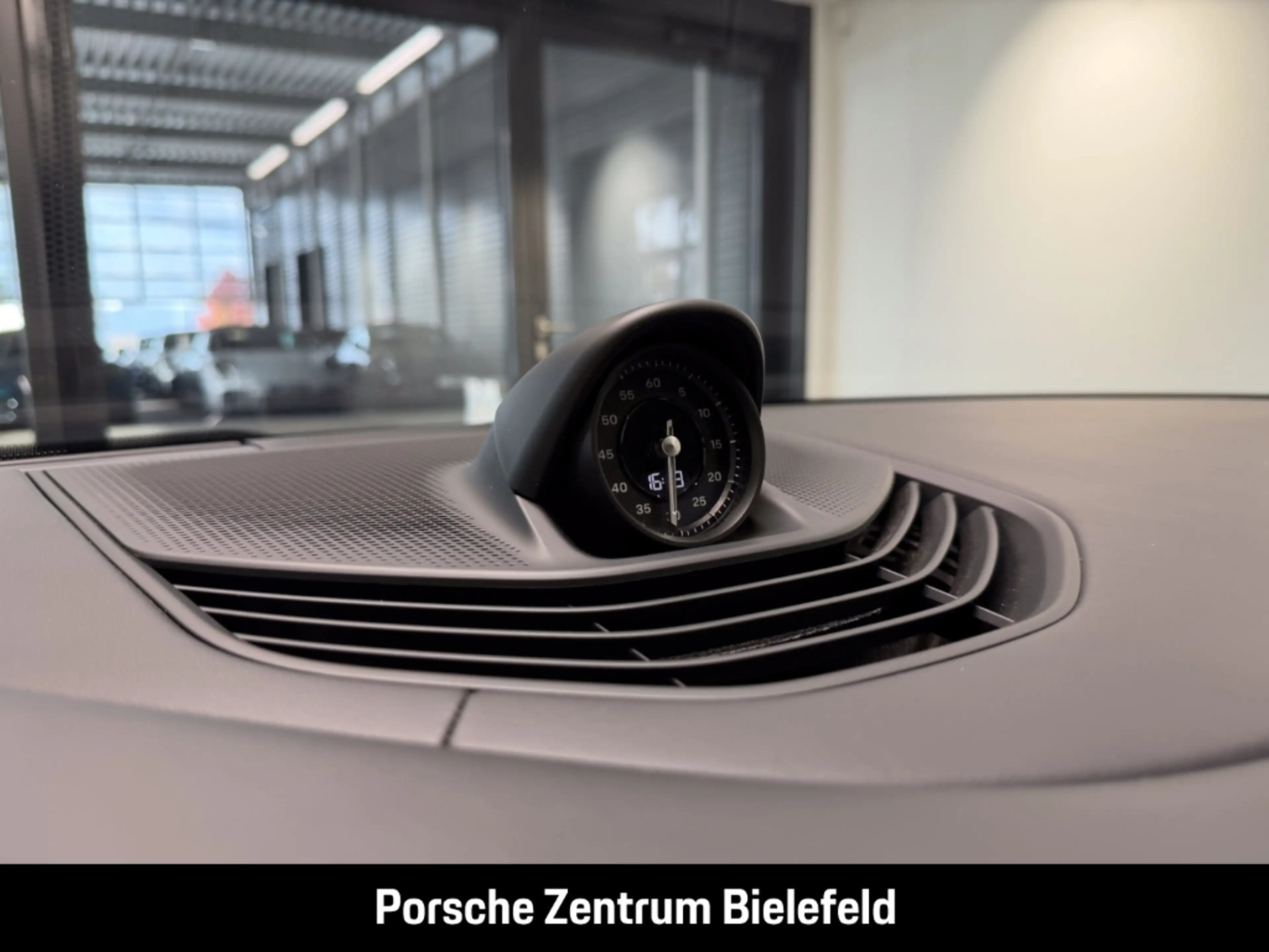 Porsche Taycan Black Edition — photo 25