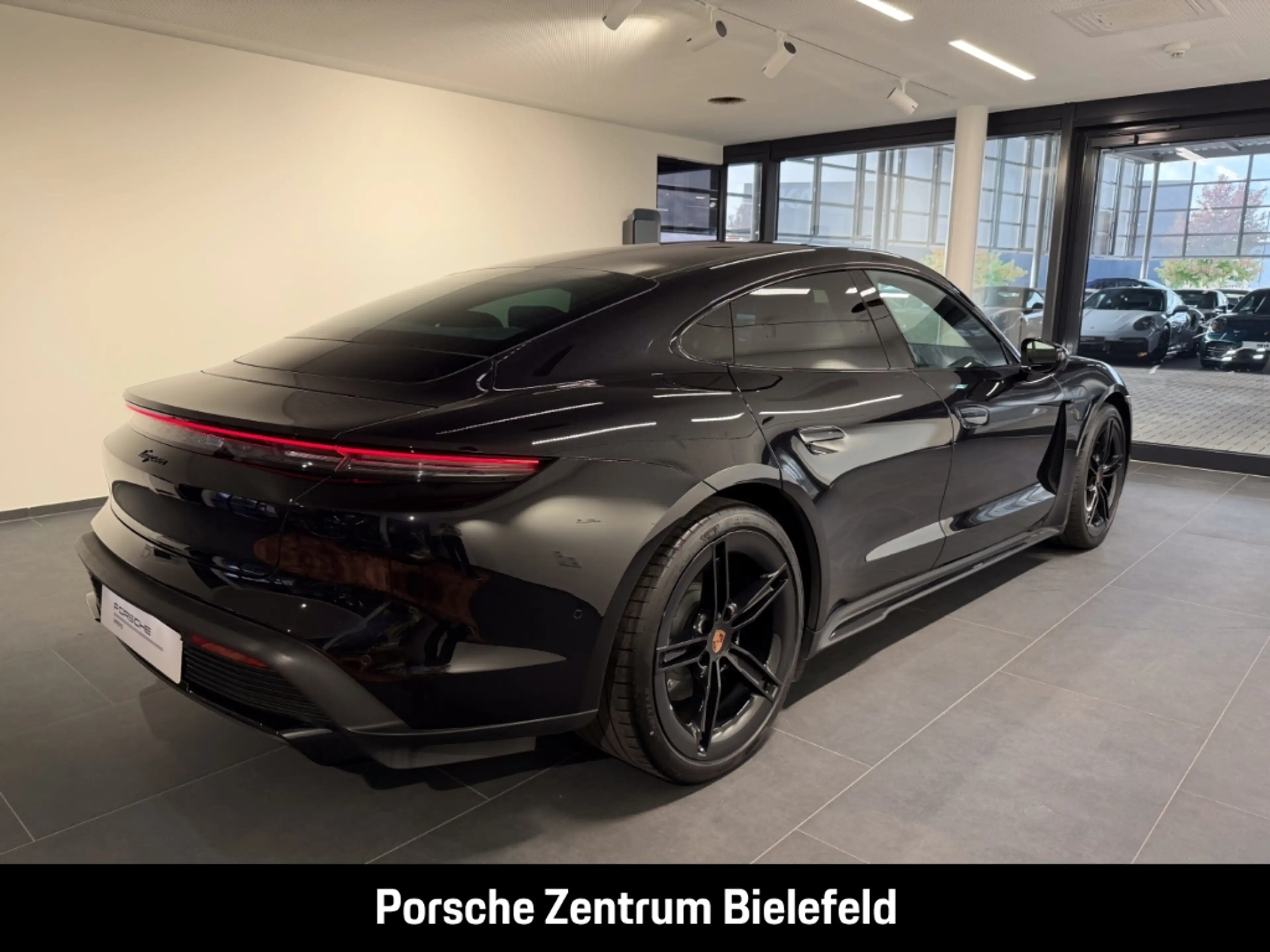 Porsche Taycan Black Edition — photo 5