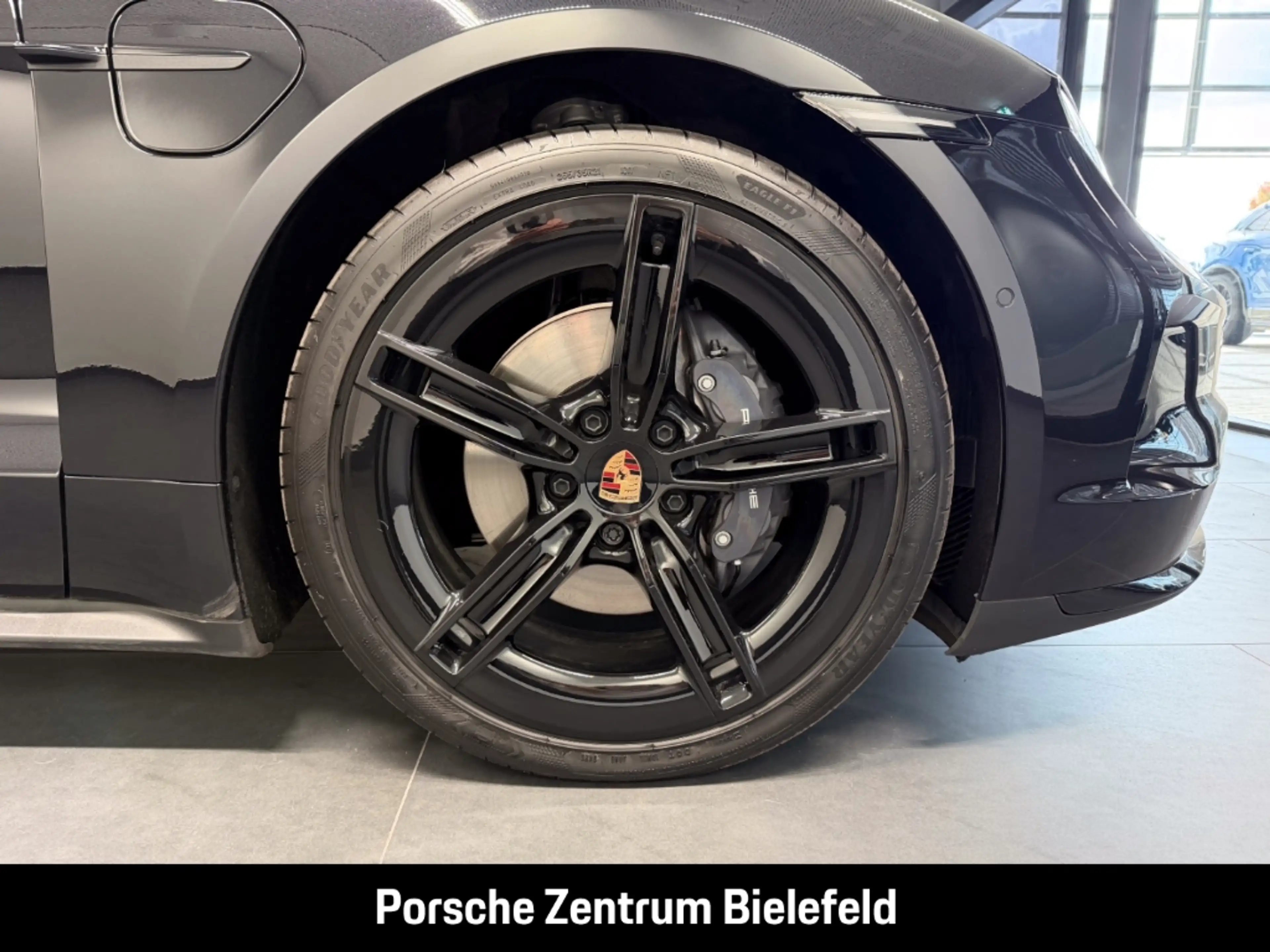 Porsche Taycan Black Edition — photo 12
