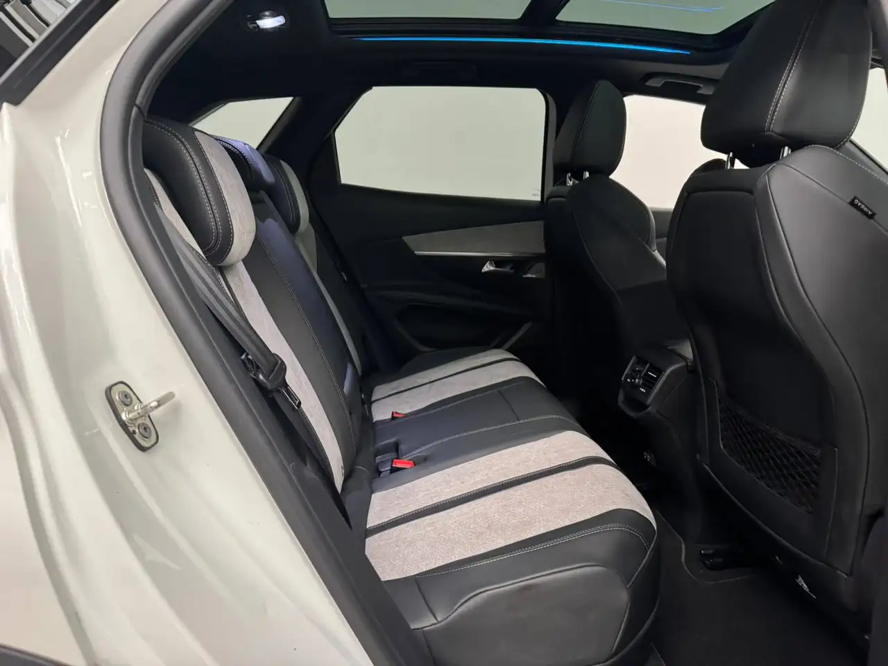 Peugeot 3008 1.6 Hybrid4 300 PHEV GT *PANO*TREKHAAK*, миниатюра 22