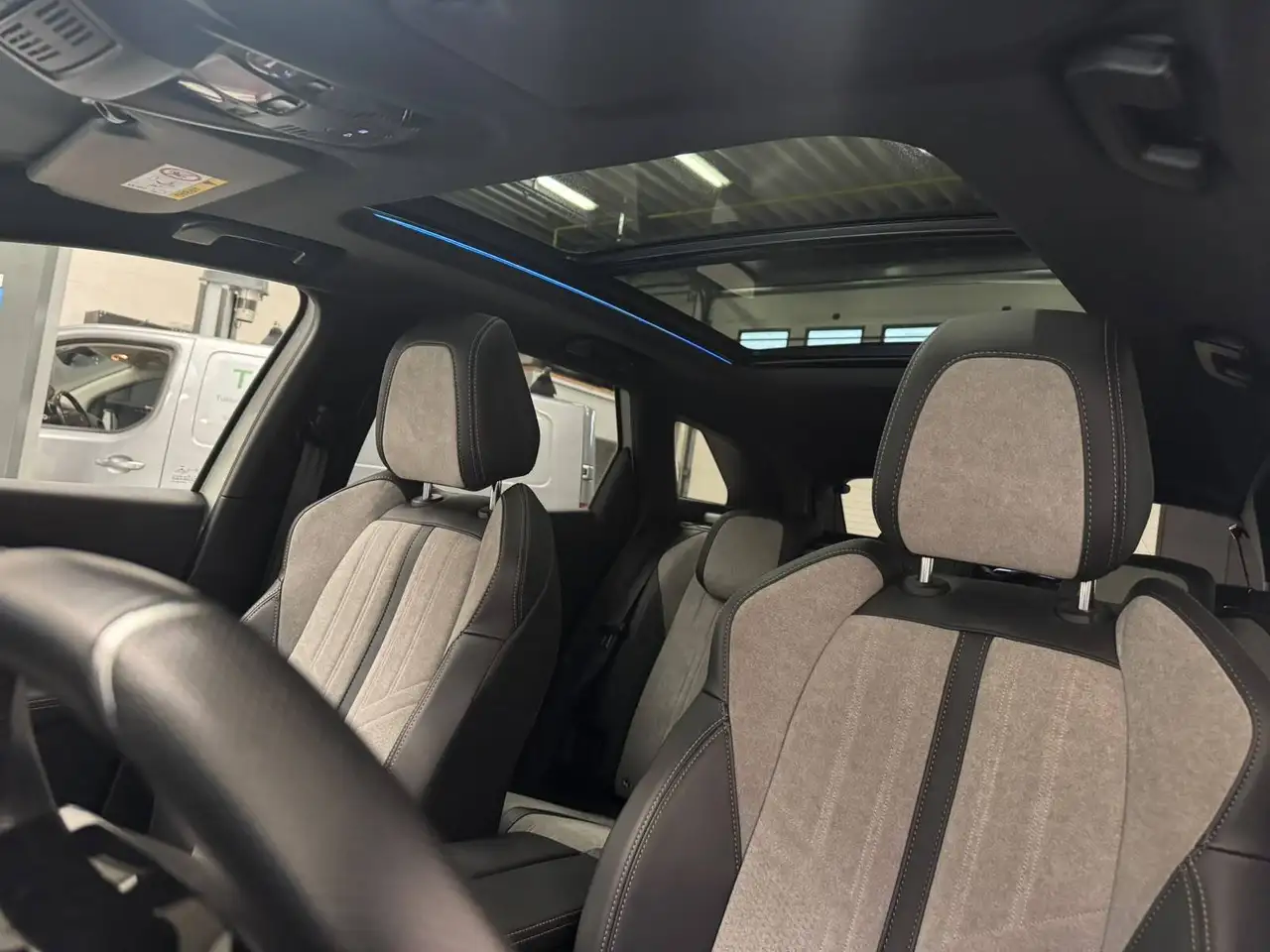 Peugeot 3008 1.6 Hybrid4 300 PHEV GT *PANO*TREKHAAK*, миниатюра 4