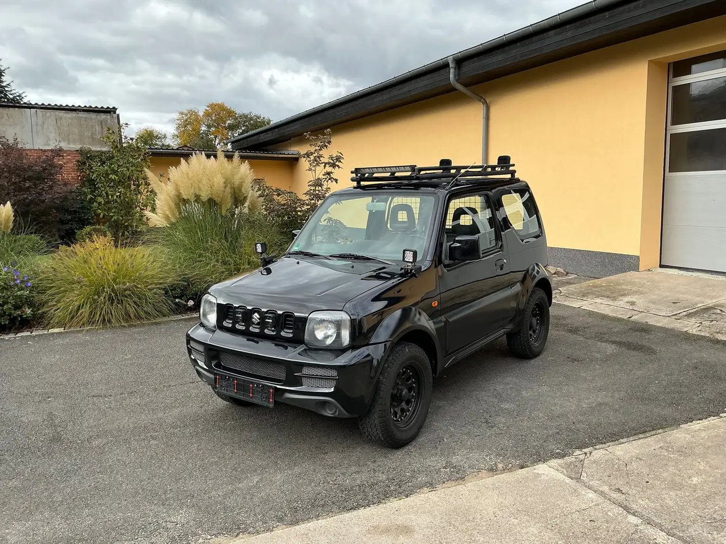 Suzuki Jimny Jimny Comfort Klima AHK Allrad 4x4 Schwarz - 1