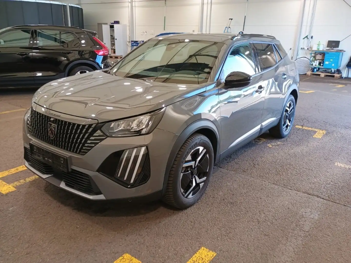 Peugeot 2008 1.2 PureTech ALLURE 8-AT. LED ACC Apple CarPlay An Grau - 2