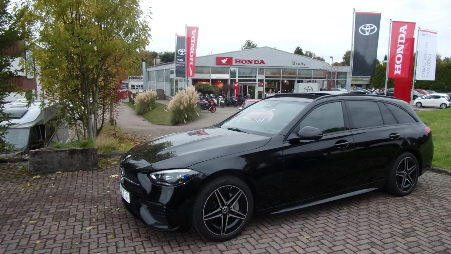 Mercedes-Benz C 220 C -Klasse T-M C 220 T d AMG 4 Matic Panor Schwarz - 1