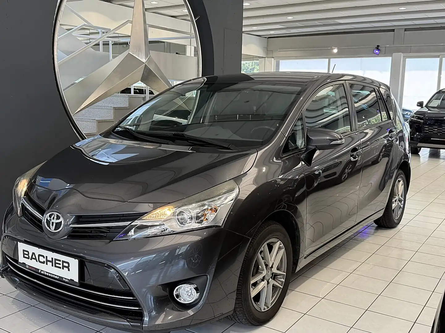 Toyota Verso 1,6 D-4D Young - nur für Händler oder Bastler Grau - 2
