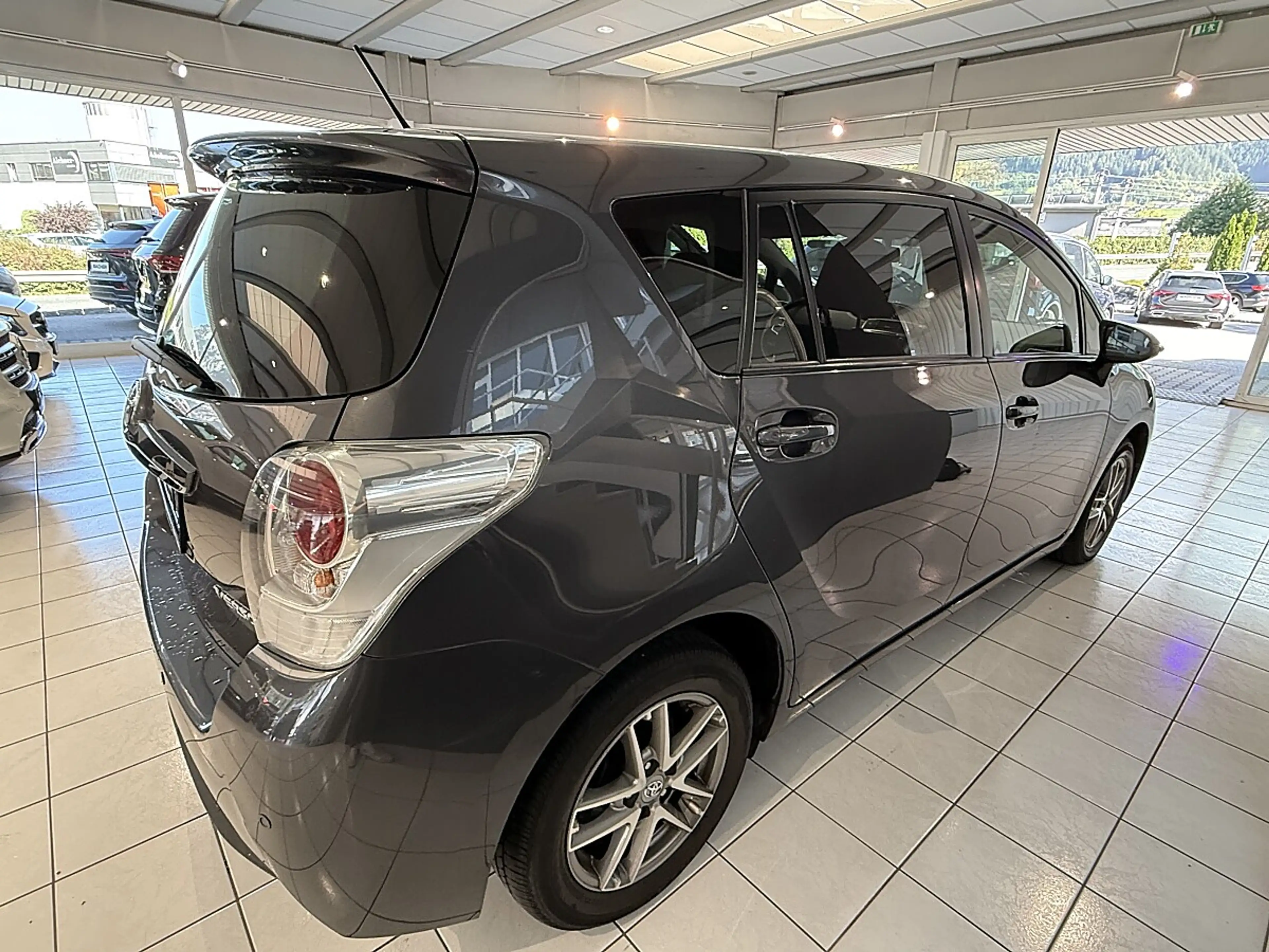 Toyota Verso 1,6 D-4D Young - nur für Händler oder Bastler — photo 10