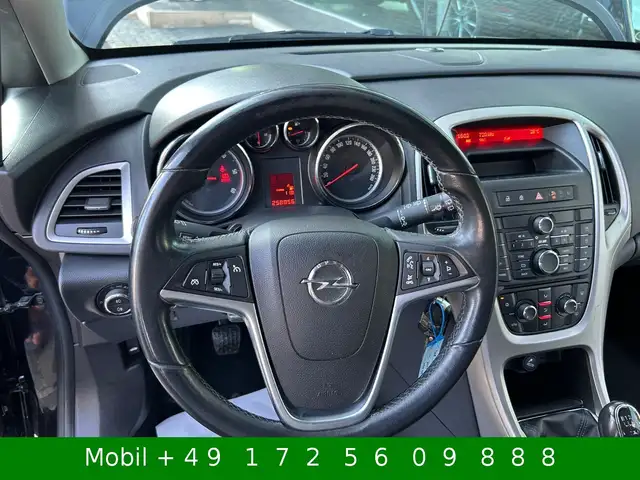 Opel Astra view 11