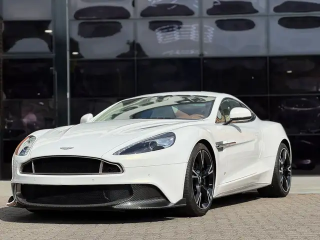 Aston Martin Vanquish S Pearl Edition 1 von 10 Sammlerstück