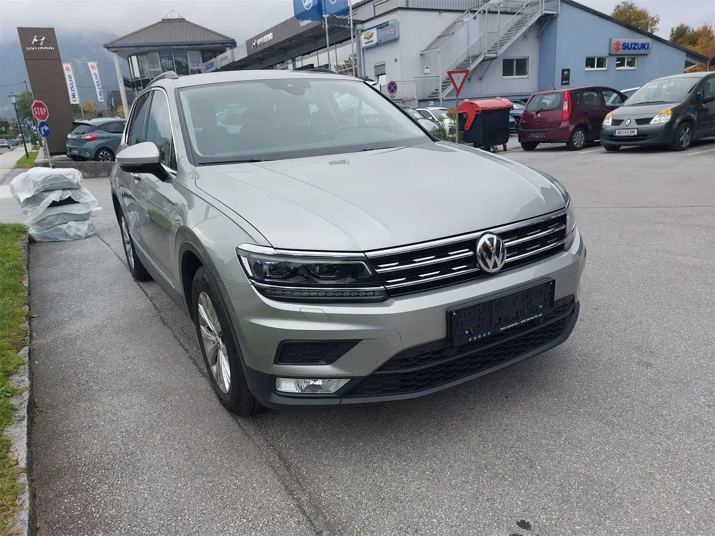 Volkswagen Tiguan 2,0 TDI SCR *AHK* Argento - 2