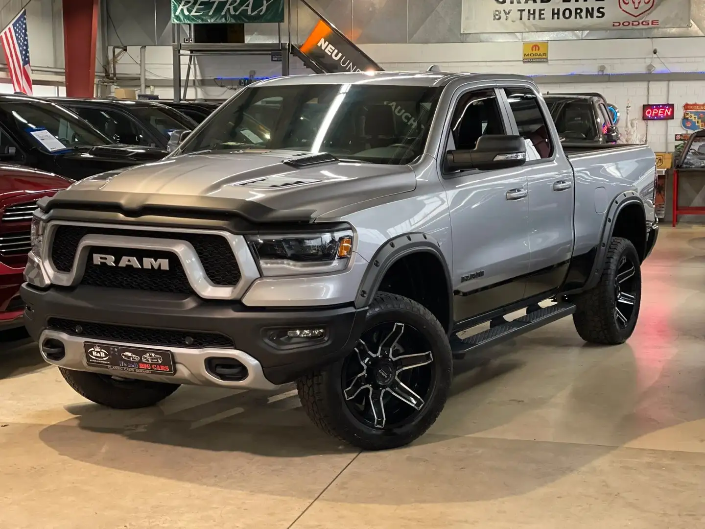 Dodge RAM REBEL+NIGHT+QUAD+UNFALLFREI+D.FHZ+PRINS+AHK+LUFT Argent - 1