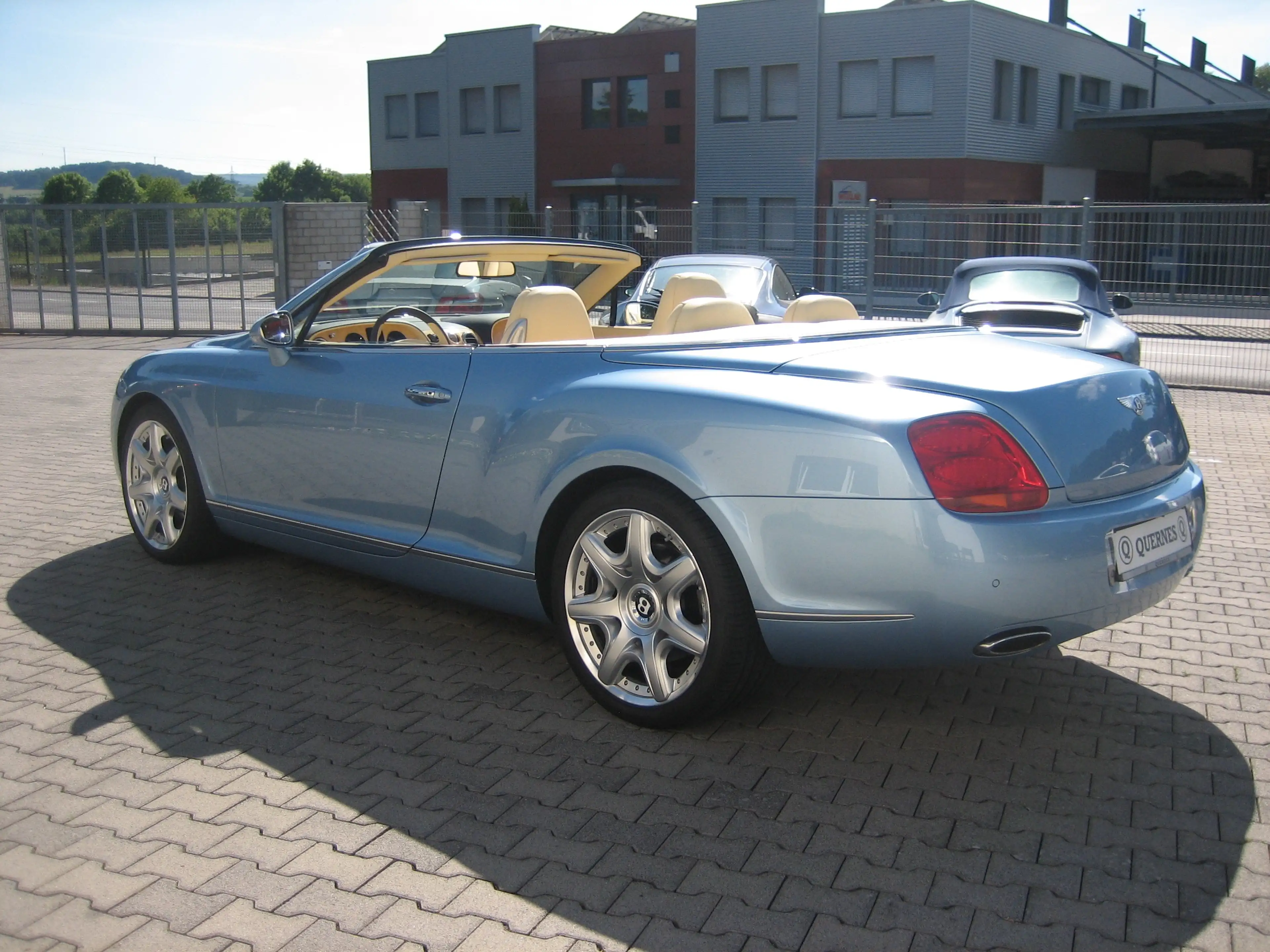 Bentley Continental Continental GTC — photo 12